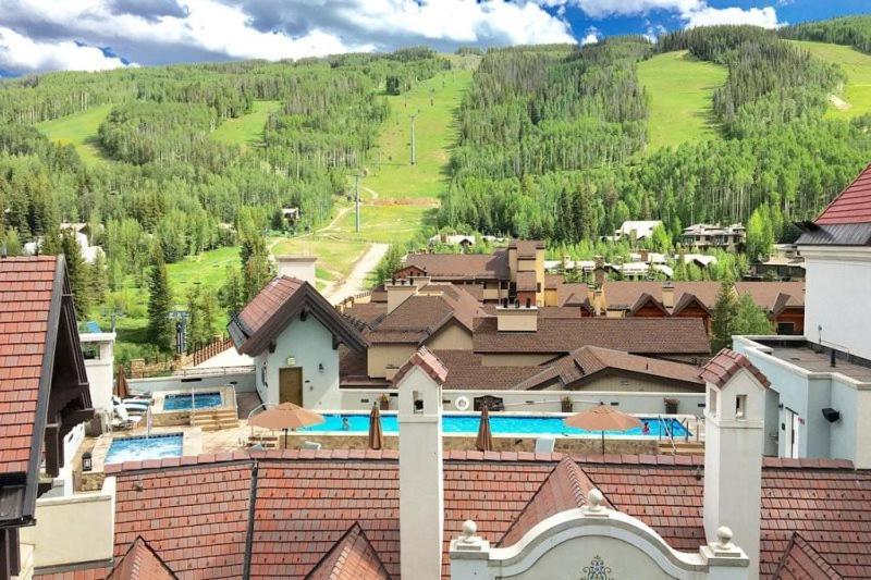 Platinum 4 Bedroom Vacation Rental In The Heart Of Vail That Includes Ski Valet, Ski Deck, Rooftop Pool, Panoramic Views Exterior photo